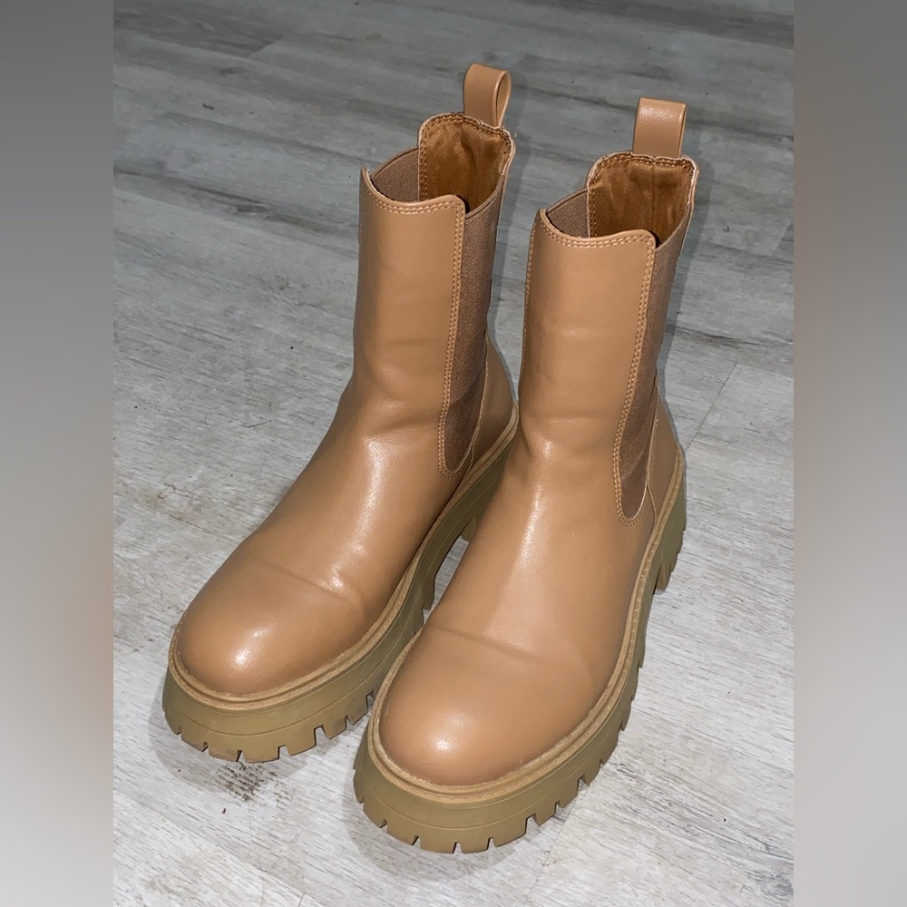Pull&Bear golden brown pull-on chelsea boots women size 6.5 - Picture 2 of 5